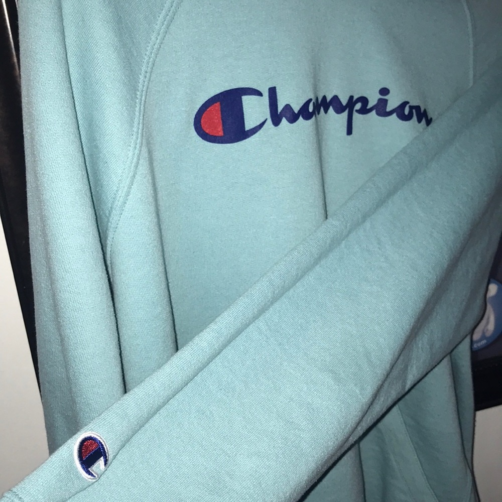 cute and comfy Champion sweatshirt ✨